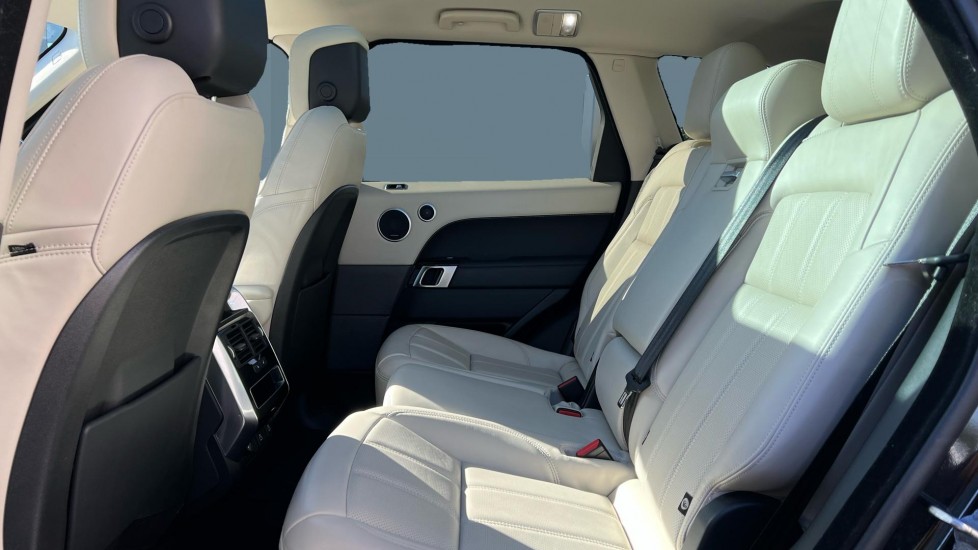 Land Rover Range Rover Sport 3.0 D300 HSE Silver 5dr Auto Diesel Estate - Image 4