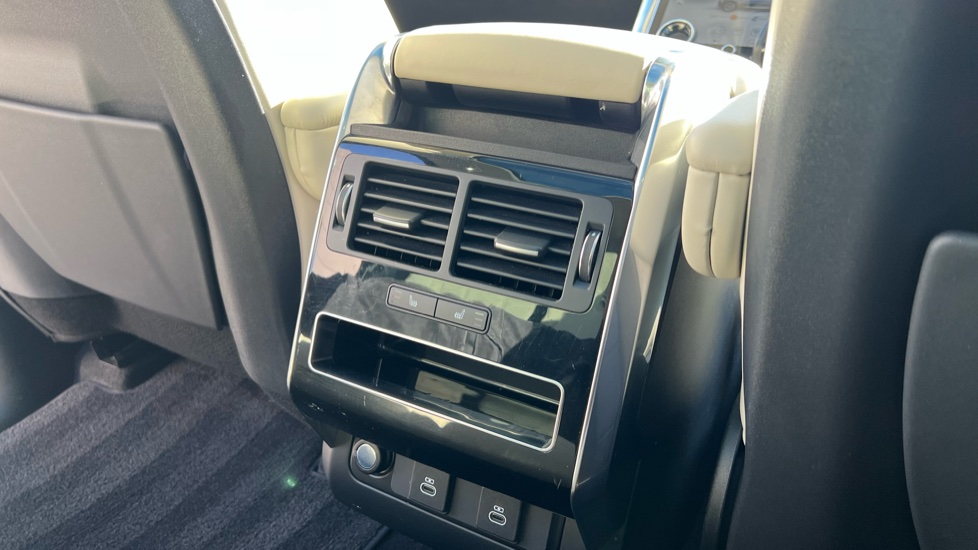 Land Rover Range Rover Sport 3.0 D300 HSE Silver 5dr Auto Diesel Estate - Image 18