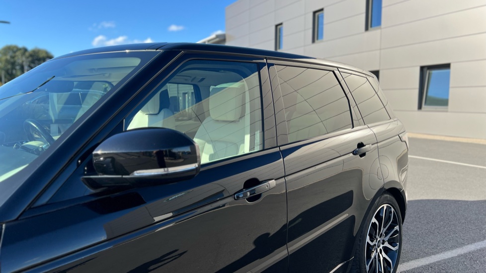 Land Rover Range Rover Sport 3.0 D300 HSE Silver 5dr Auto Diesel Estate - Image 22