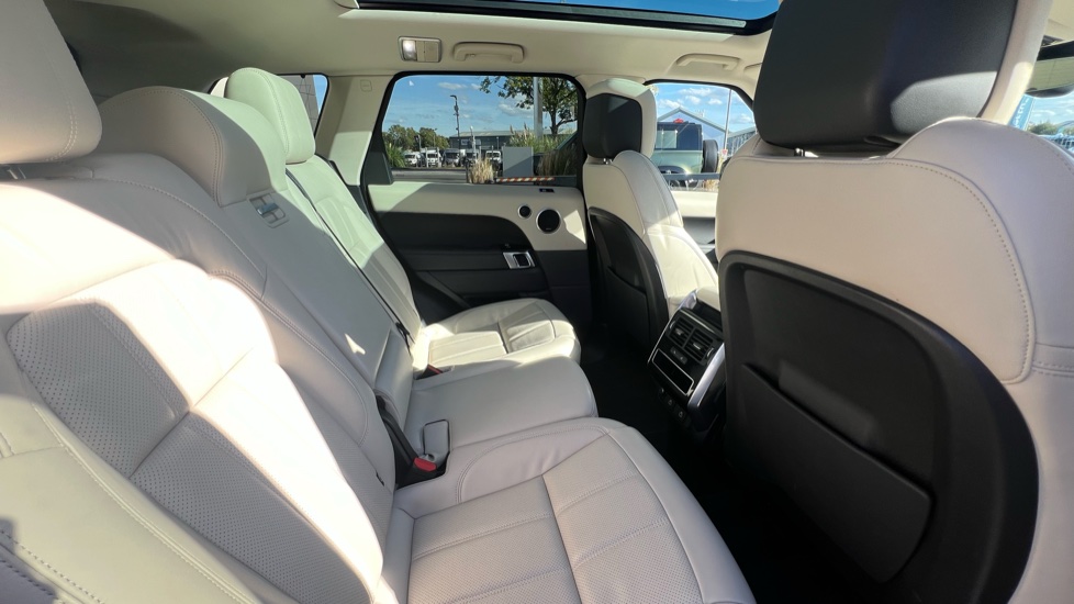 Land Rover Range Rover Sport 3.0 D300 HSE Silver 5dr Auto Diesel Estate - Image 33