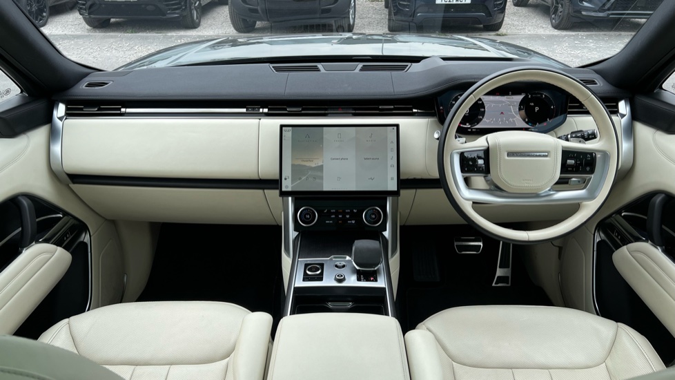 Land Rover Range Rover 3.0 D350 HSE LWB 4dr Auto [7 Seat] Diesel Estate - Image 9
