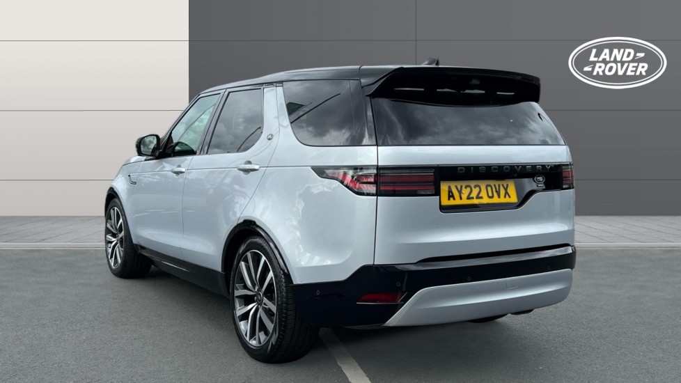 Land Rover Discovery 3.0 D300 R-Dynamic SE 5dr Auto Diesel Station Wagon - Image 2