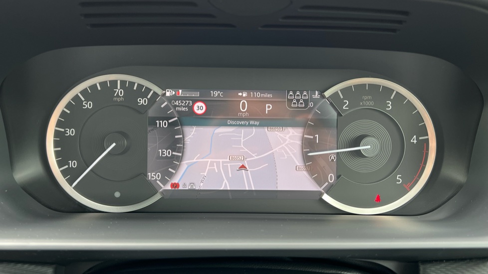 Land Rover Discovery 3.0 D300 R-Dynamic SE 5dr Auto Diesel Station Wagon - Image 16