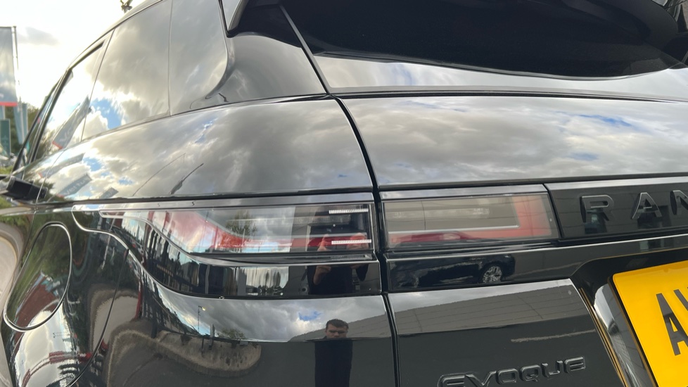 Land Rover Range Rover Evoque 1.5 P270e Edition 5dr Auto Hatchback - Image 19