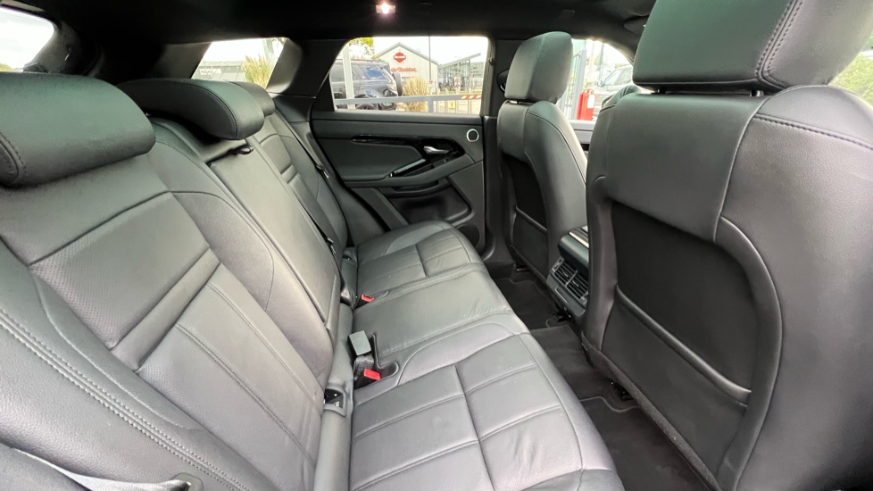 Land Rover Range Rover Evoque 1.5 P270e Edition 5dr Auto Hatchback - Image 32