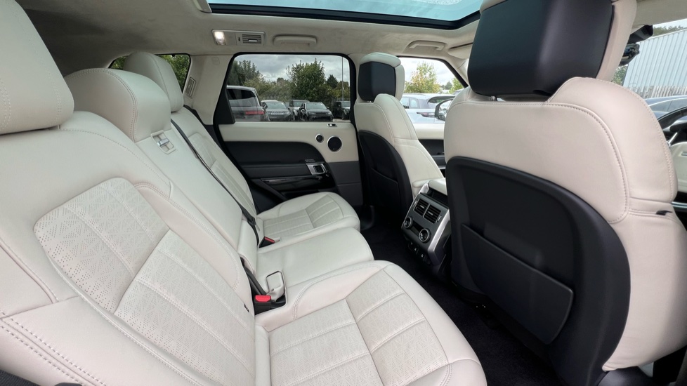 Land Rover Range Rover Sport 3.0 SDV6 Autobiography Dynamic 5dr Auto Diesel Estate - Image 33