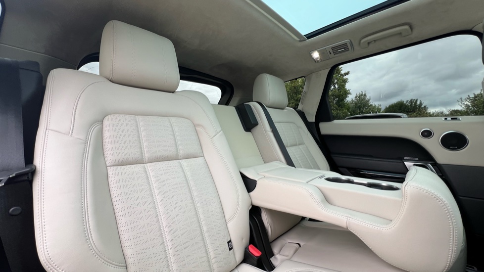 Land Rover Range Rover Sport 3.0 SDV6 Autobiography Dynamic 5dr Auto Diesel Estate - Image 34