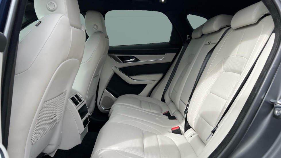 Jaguar F-Pace 2.0 D200 R-Dynamic S 5dr Auto AWD Diesel Estate - Image 4