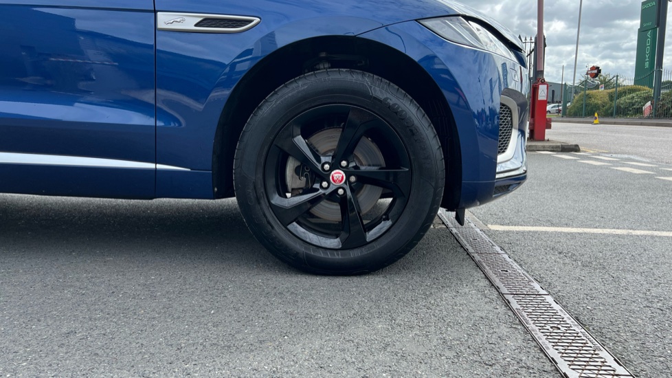 Jaguar F-Pace 2.0 D200 R-Dynamic S 5dr Auto AWD Diesel Estate - Image 8