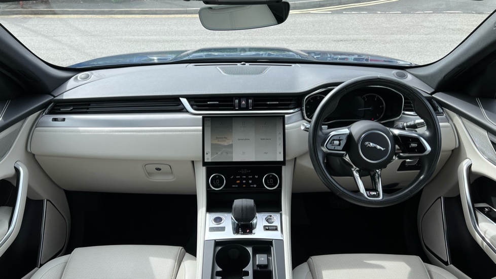 Jaguar F-Pace 2.0 D200 R-Dynamic S 5dr Auto AWD Diesel Estate - Image 9