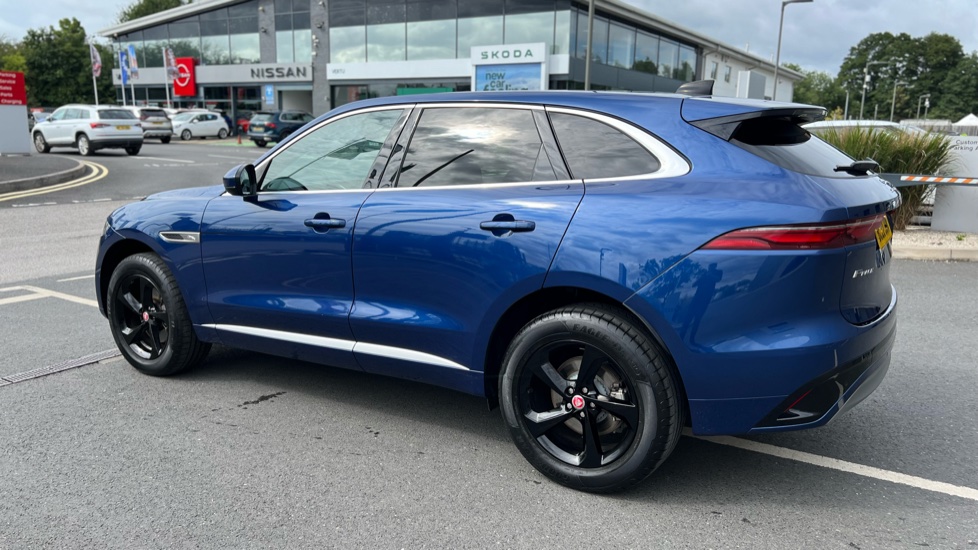 Jaguar F-Pace 2.0 D200 R-Dynamic S 5dr Auto AWD Diesel Estate - Image 21