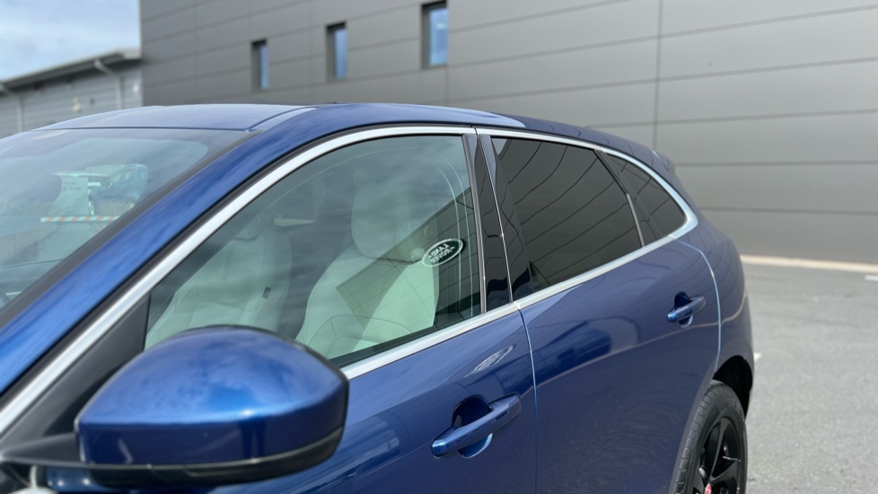 Jaguar F-Pace 2.0 D200 R-Dynamic S 5dr Auto AWD Diesel Estate - Image 22