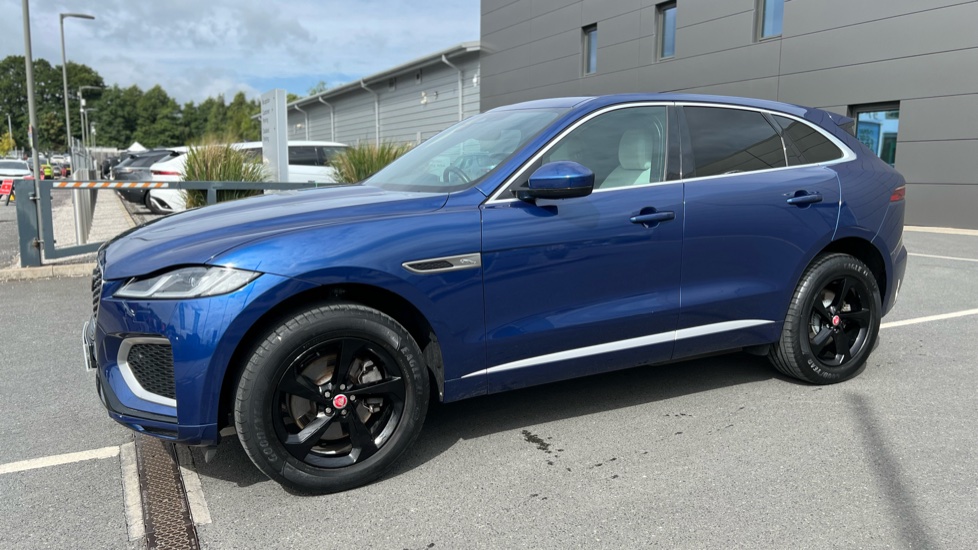 Jaguar F-Pace 2.0 D200 R-Dynamic S 5dr Auto AWD Diesel Estate - Image 23