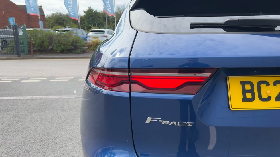 Jaguar F-Pace 2.0 D200 R-Dynamic S 5dr Auto AWD Diesel Estate - Image 30