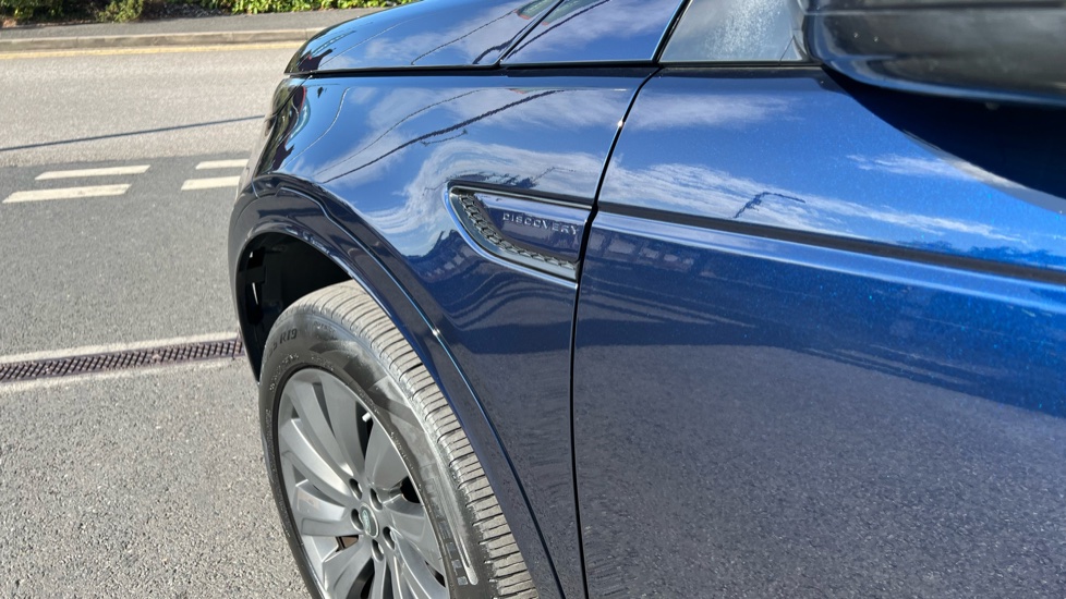 Land Rover Discovery Sport 2.0 D180 R-Dynamic SE 5dr Auto Diesel Station Wagon - Image 20