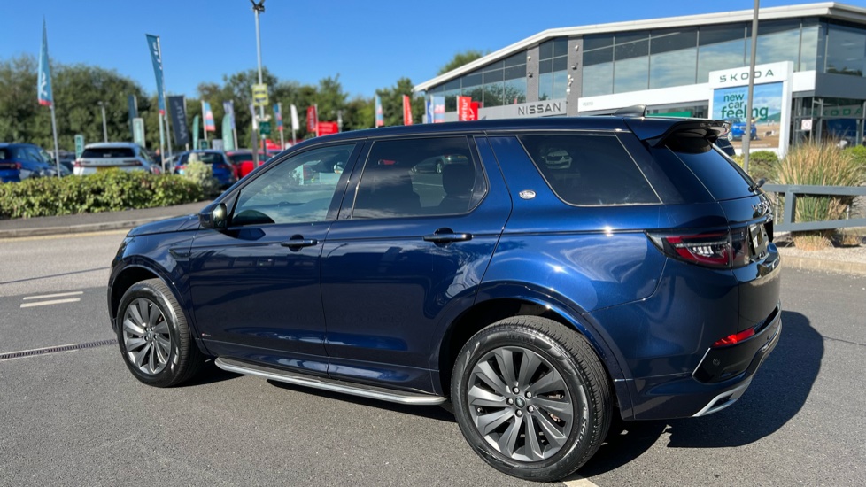 Land Rover Discovery Sport 2.0 D180 R-Dynamic SE 5dr Auto Diesel Station Wagon - Image 21