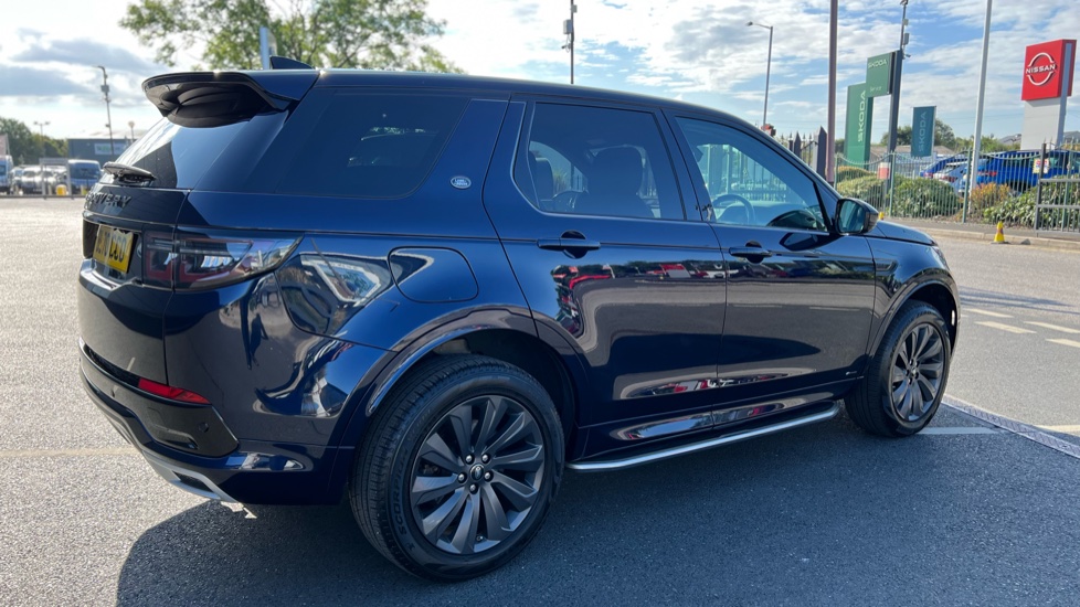 Land Rover Discovery Sport 2.0 D180 R-Dynamic SE 5dr Auto Diesel Station Wagon - Image 27