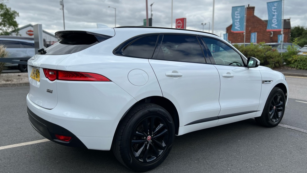 Jaguar F-Pace 2.0d R-Sport 5dr Auto AWD Diesel Estate - Image 27