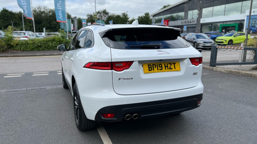 Jaguar F-Pace 2.0d R-Sport 5dr Auto AWD Diesel Estate - Image 28