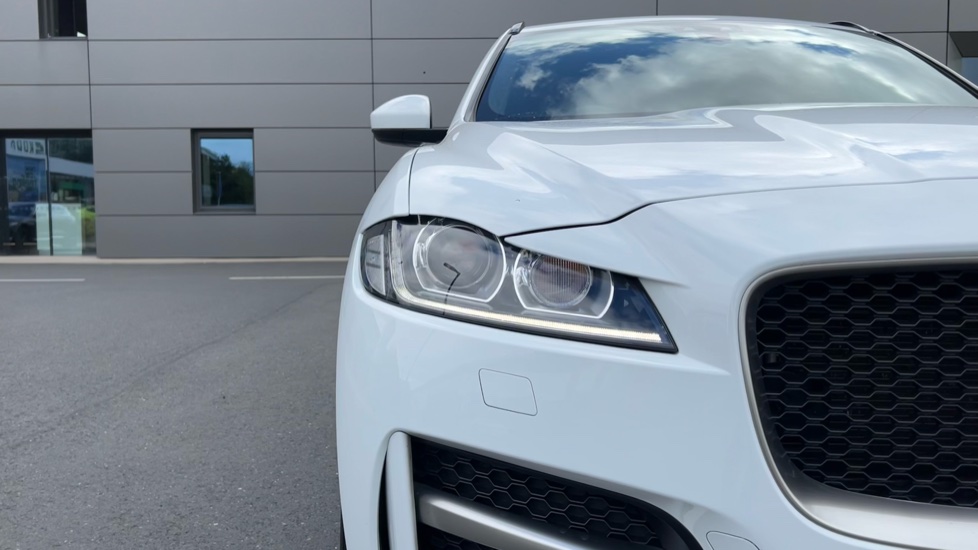 Jaguar F-Pace 2.0d R-Sport 5dr Auto AWD Diesel Estate - Image 29