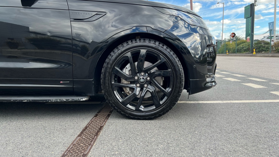 Land Rover Discovery 3.0 D250 R-Dynamic S 5dr Auto Diesel Station Wagon - Image 8