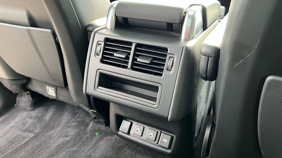Land Rover Discovery 3.0 D250 R-Dynamic S 5dr Auto Diesel Station Wagon - Image 18