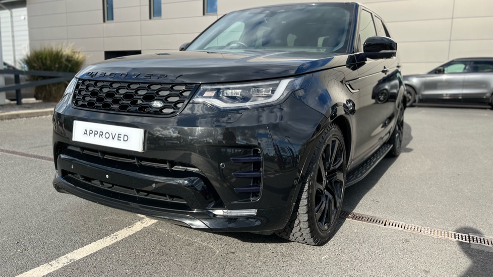 Land Rover Discovery 3.0 D250 R-Dynamic S 5dr Auto Diesel Station Wagon - Image 24
