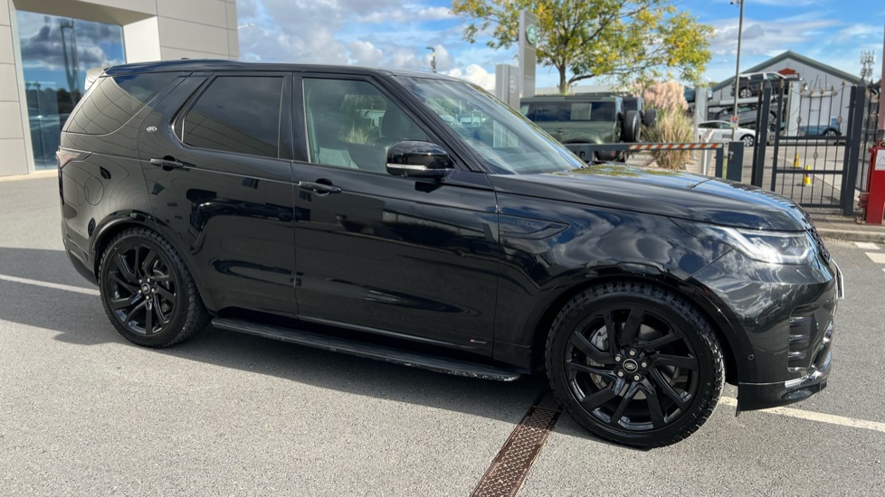 Land Rover Discovery 3.0 D250 R-Dynamic S 5dr Auto Diesel Station Wagon - Image 26