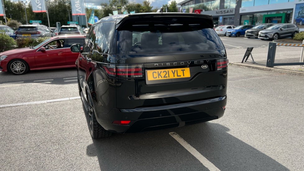 Land Rover Discovery 3.0 D250 R-Dynamic S 5dr Auto Diesel Station Wagon - Image 28