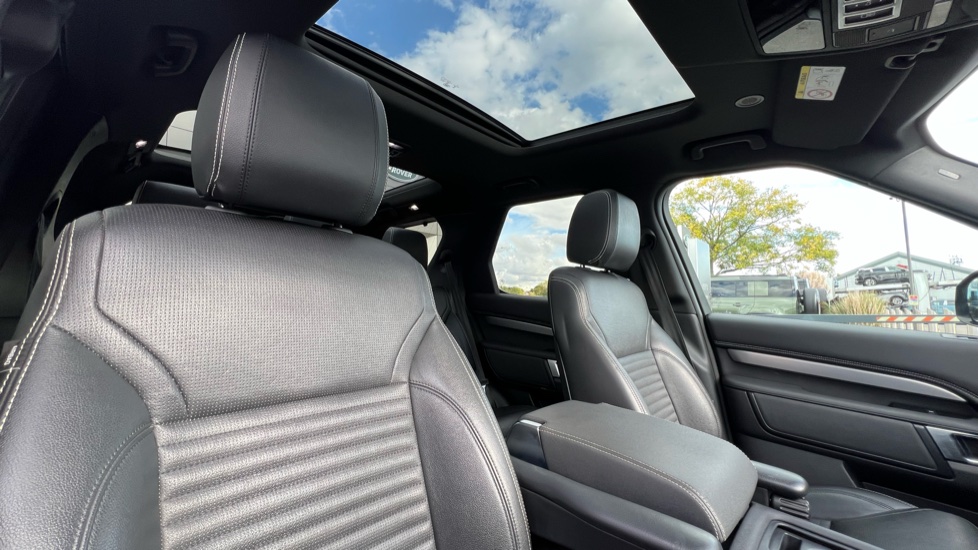 Land Rover Discovery 3.0 D250 R-Dynamic S 5dr Auto Diesel Station Wagon - Image 36