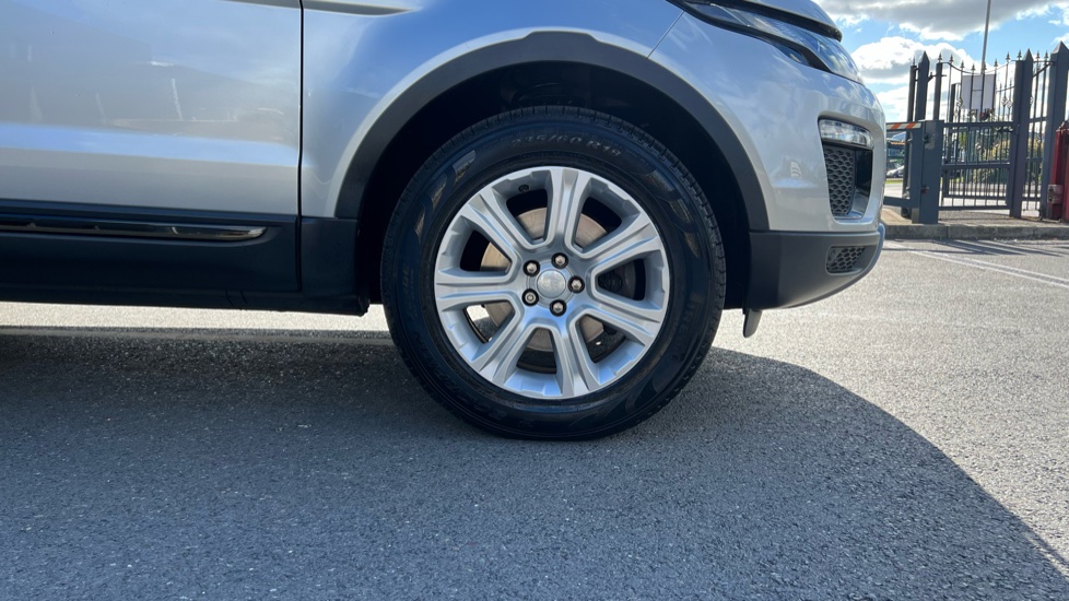 Land Rover Range Rover Evoque 2.0 TD4 SE Tech 5dr Auto Diesel Hatchback - Image 8