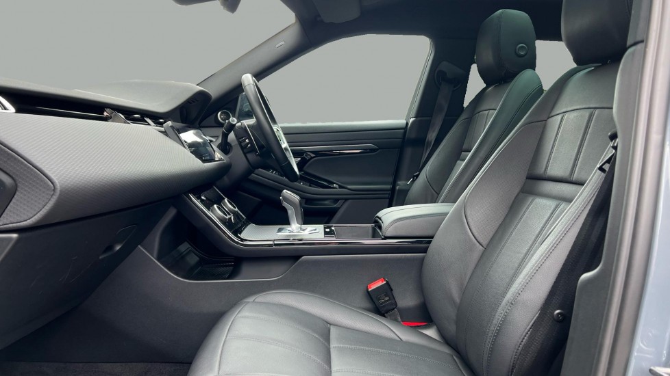 Land Rover Range Rover Evoque 1.5 P300e Evoque Edition 5dr Auto Hatchback - Image 3