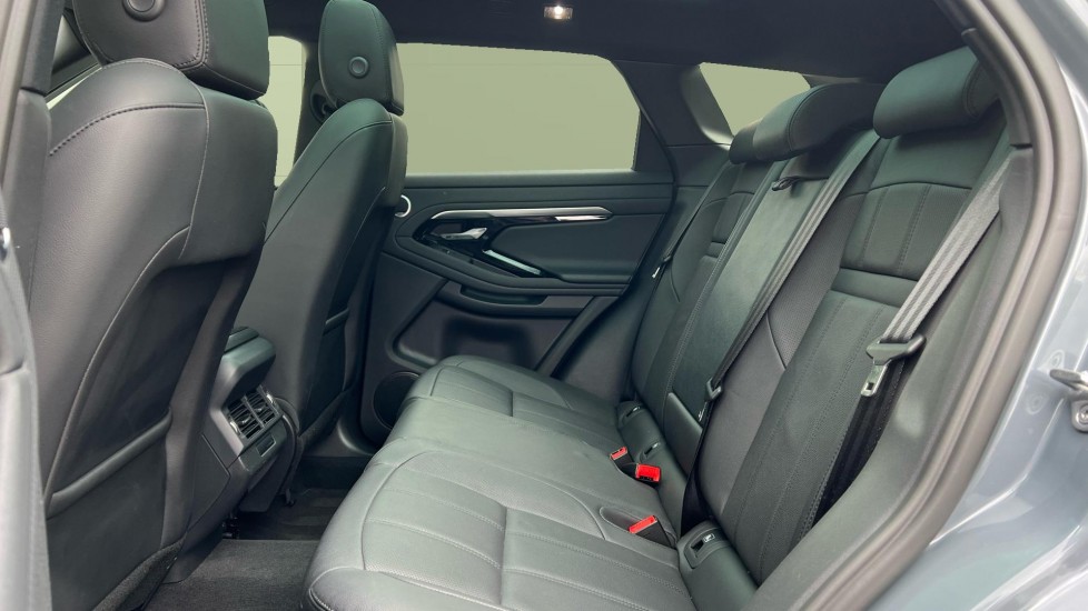 Land Rover Range Rover Evoque 1.5 P300e Evoque Edition 5dr Auto Hatchback - Image 4
