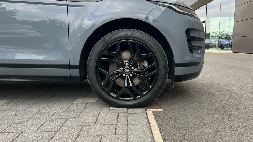 Land Rover Range Rover Evoque 1.5 P300e Evoque Edition 5dr Auto Hatchback - Image 8