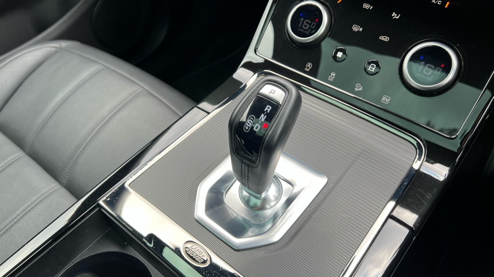 Land Rover Range Rover Evoque 1.5 P300e Evoque Edition 5dr Auto Hatchback - Image 13
