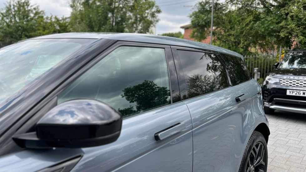 Land Rover Range Rover Evoque 1.5 P300e Evoque Edition 5dr Auto Hatchback - Image 22