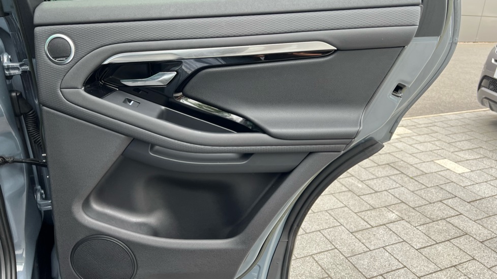 Land Rover Range Rover Evoque 1.5 P300e Evoque Edition 5dr Auto Hatchback - Image 31