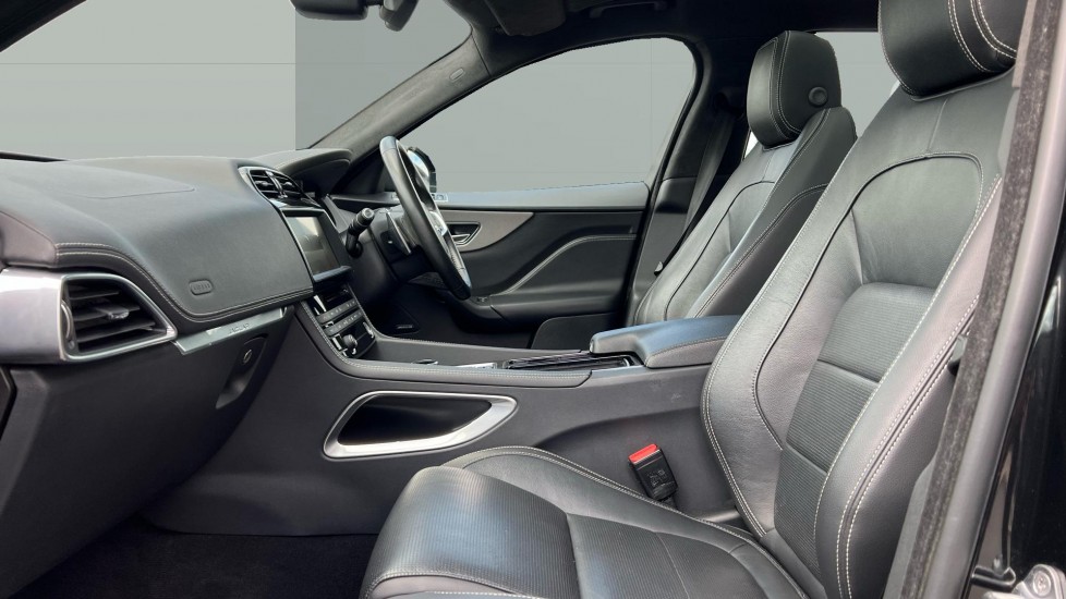 Jaguar F-Pace 2.0 [250] Chequered Flag 5dr Auto AWD Petrol Estate - Image 3