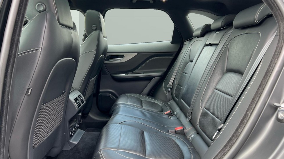 Jaguar F-Pace 2.0 [250] Chequered Flag 5dr Auto AWD Petrol Estate - Image 4