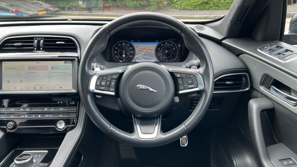 Jaguar F-Pace 2.0 [250] Chequered Flag 5dr Auto AWD Petrol Estate - Image 15