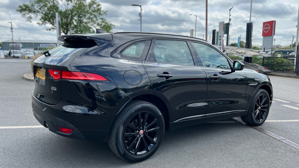 Jaguar F-Pace 2.0 [250] Chequered Flag 5dr Auto AWD Petrol Estate - Image 27