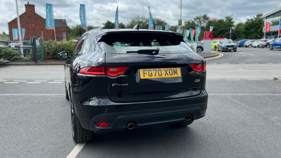 Jaguar F-Pace 2.0 [250] Chequered Flag 5dr Auto AWD Petrol Estate - Image 28