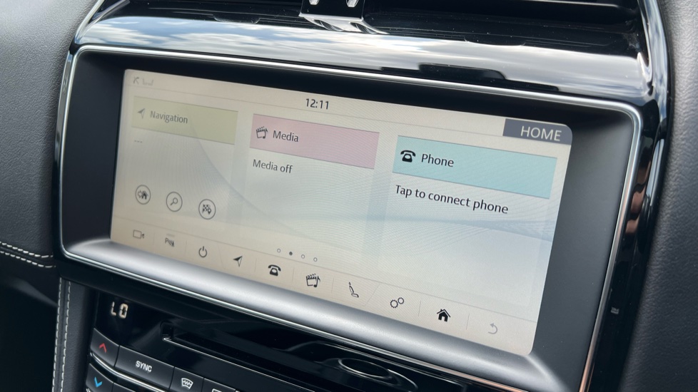 Jaguar F-Pace 2.0 [250] Chequered Flag 5dr Auto AWD Petrol Estate - Image 38