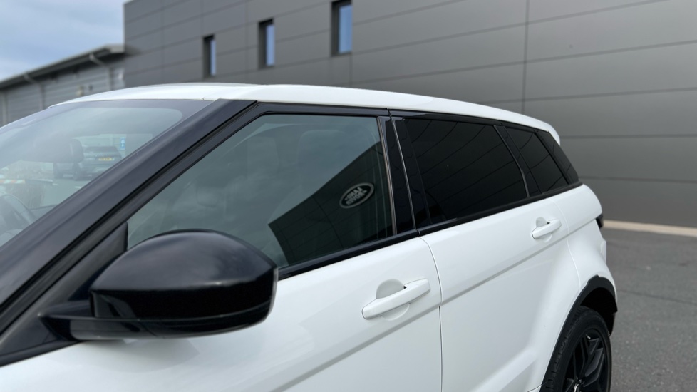 Land Rover Range Rover Evoque 2.0 TD4 HSE Dynamic 5dr Auto Diesel Hatchback - Image 22