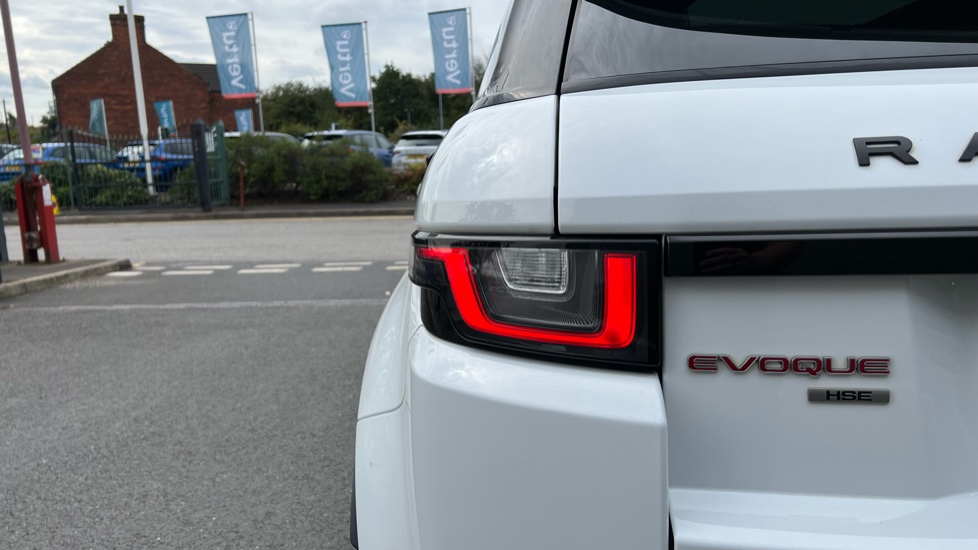 Land Rover Range Rover Evoque 2.0 TD4 HSE Dynamic 5dr Auto Diesel Hatchback - Image 30