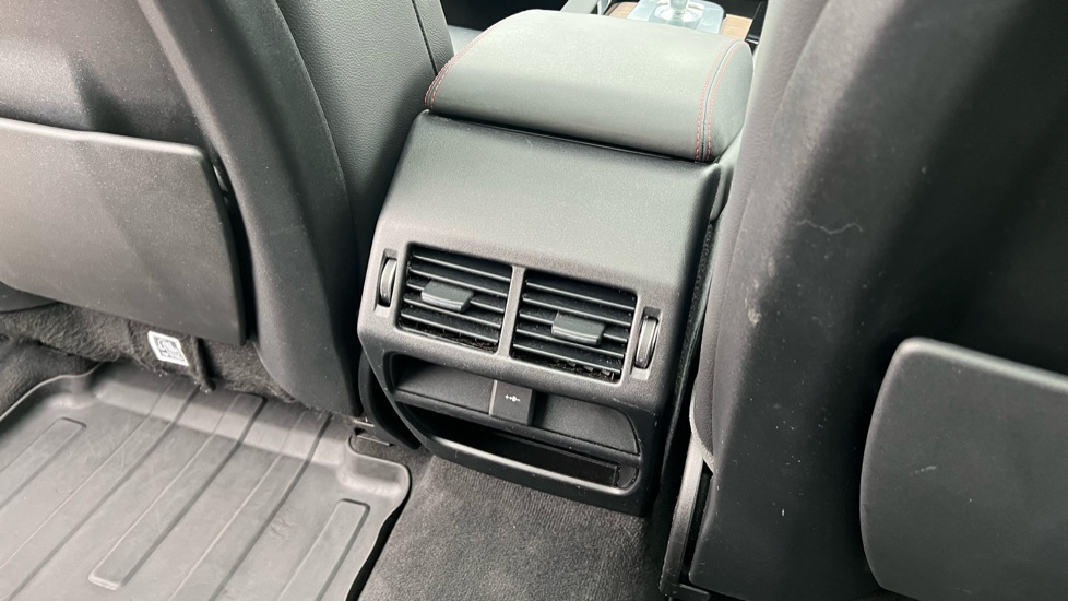 Land Rover Discovery Sport 2.0 D180 R-Dynamic SE 5dr Auto [5 Seat] Diesel Station Wagon - Image 18