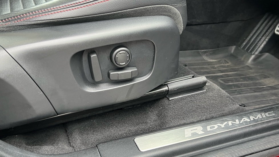 Land Rover Discovery Sport 2.0 D180 R-Dynamic SE 5dr Auto [5 Seat] Diesel Station Wagon - Image 36