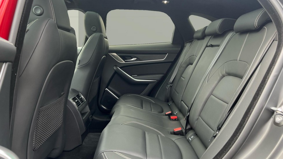 Jaguar F-Pace 2.0 D200 R-Dynamic HSE Black 5dr Auto AWD Diesel Estate - Image 4