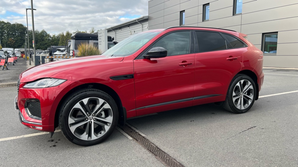 Jaguar F-Pace 2.0 D200 R-Dynamic HSE Black 5dr Auto AWD Diesel Estate - Image 23
