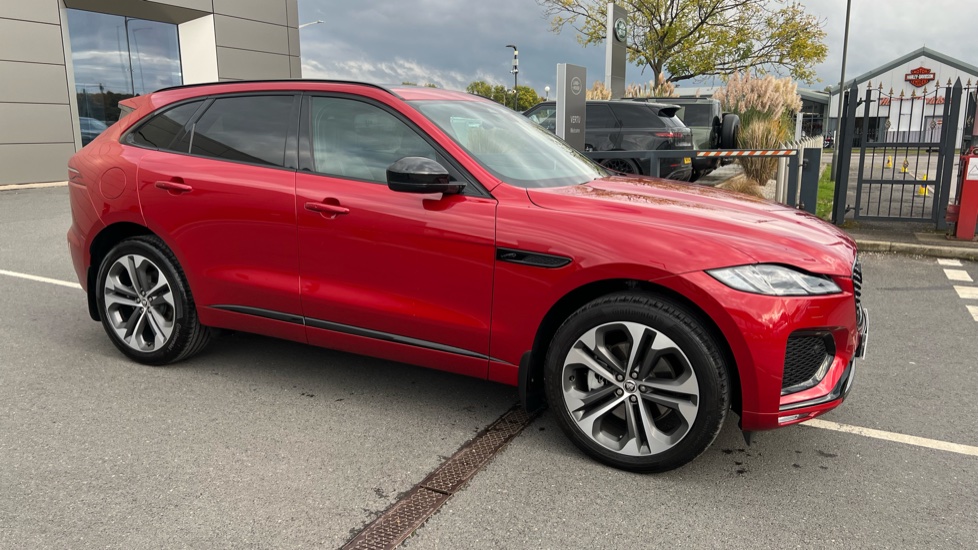 Jaguar F-Pace 2.0 D200 R-Dynamic HSE Black 5dr Auto AWD Diesel Estate - Image 26
